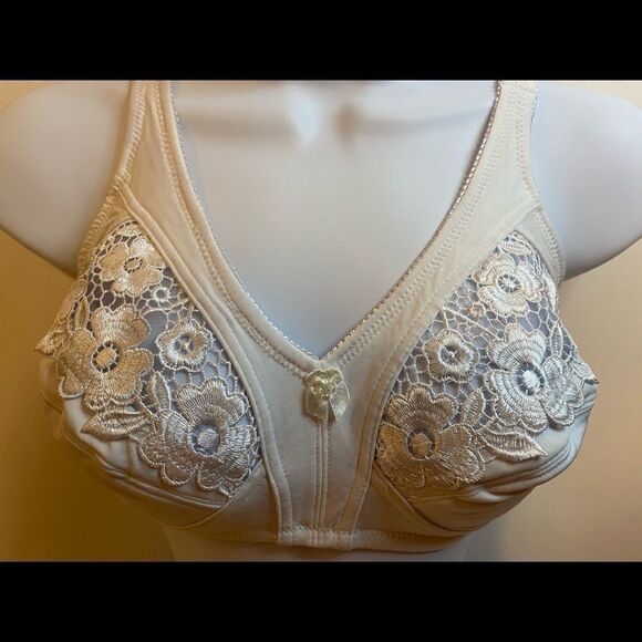 💥Isabella assorted lace embroidery floral Bra 36C - Picture 7 of 15